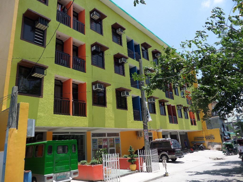 Big M Condotel Las Piñas Eksteriør billede